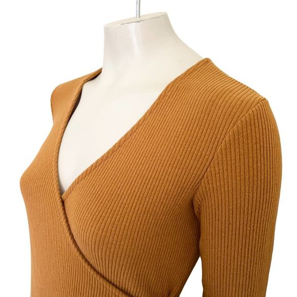 OLD NAVY Lightweight Ribbed Wrap Sweater in Honey Long sleeve Stretch SZ M - Picture 3 of 13